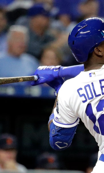 Soler extends Royals record with 40th HR in win vs Tigers